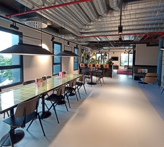 barcelona housing social hub commons