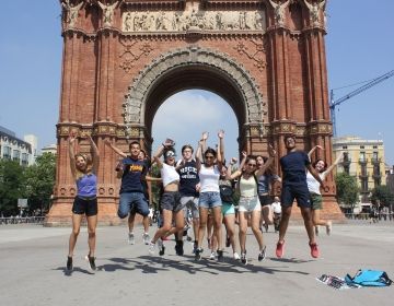 students jumping__Monument Arch de Triumph.jpg