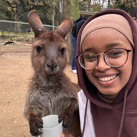 student kangaroo selfie abroad australia ciee study