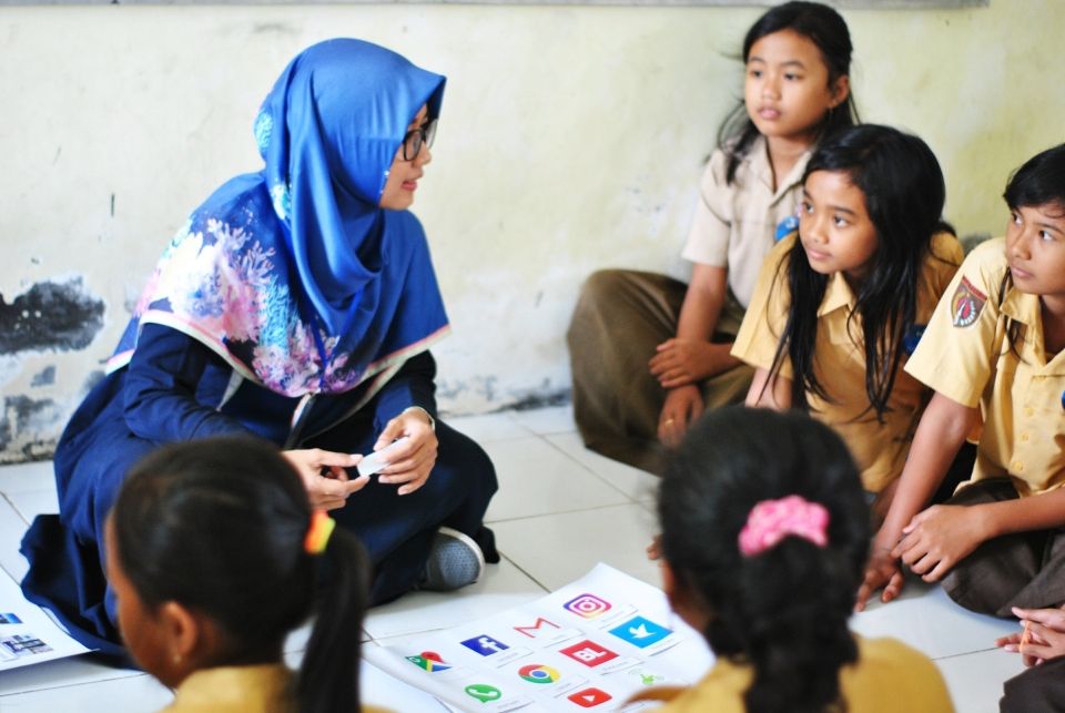 Photo for blog post What to Look for in a TEFL Certification